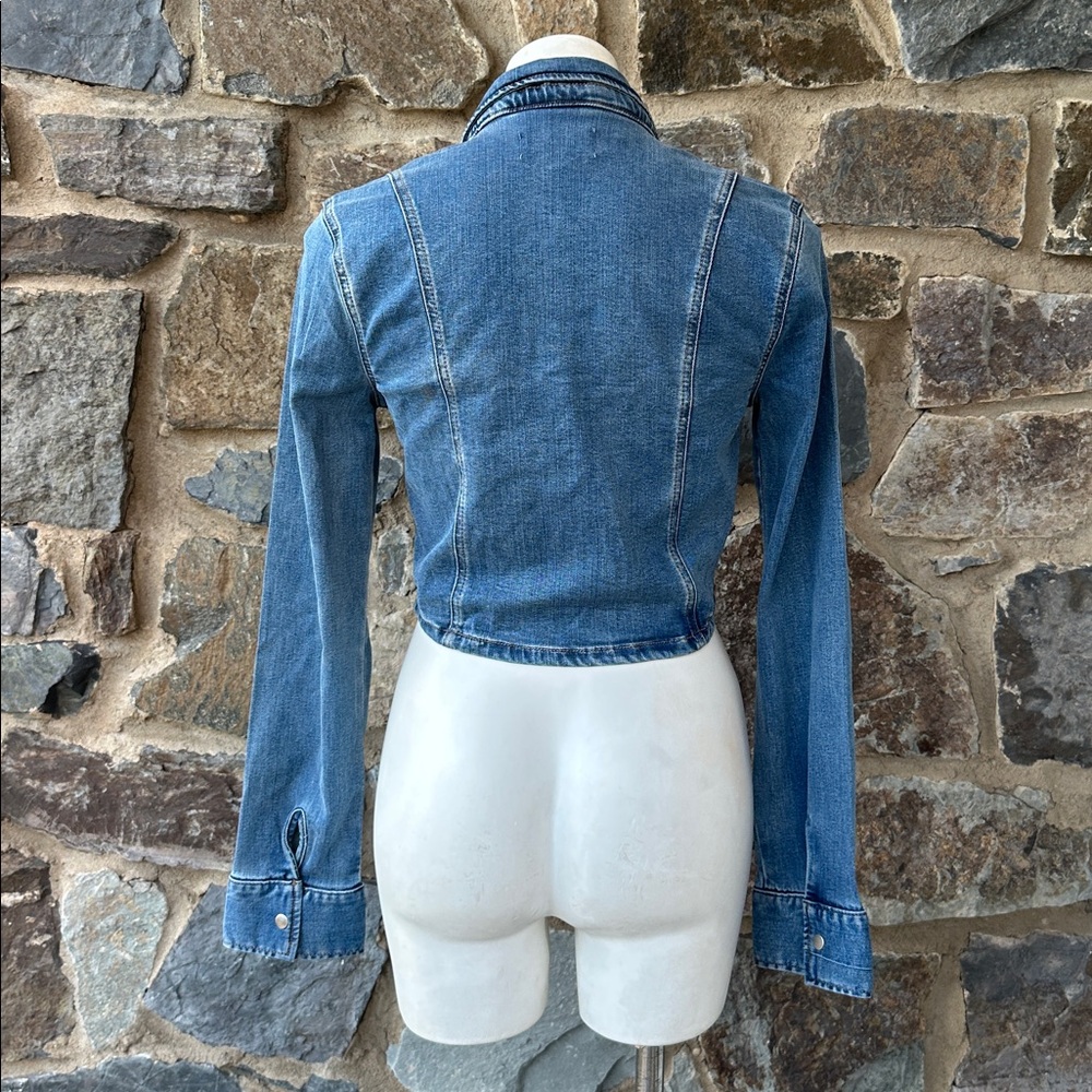 Reformation The Isa Light Blue Wash Denim Button Down Shirt Jacket Size 6 - Picture 5 of 8